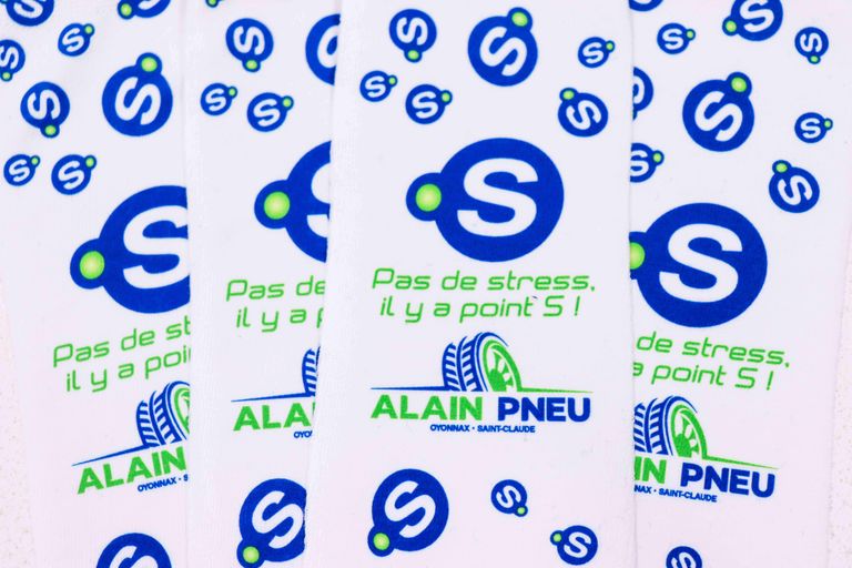 Point-S-chaussettes-personnalisees-2