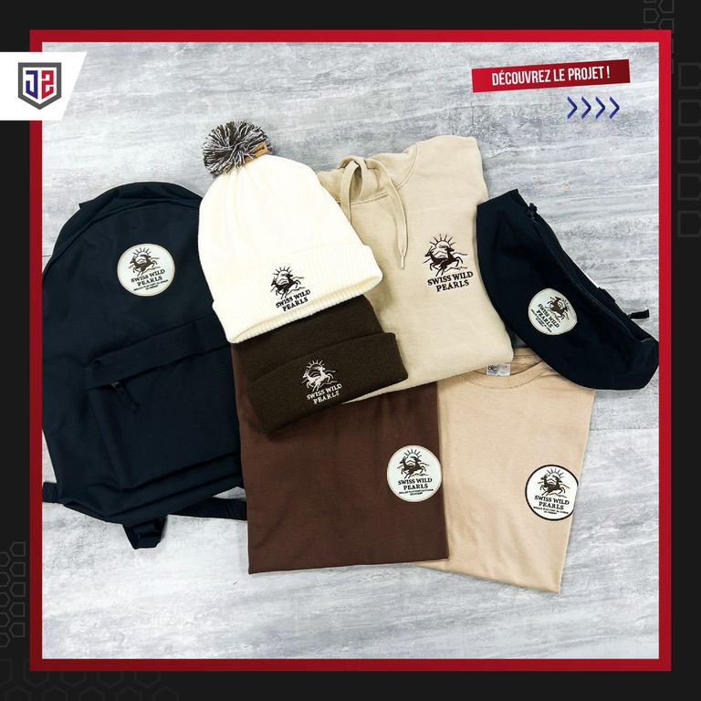 Elles s’apprêtent à traverser le désert… et leurs tenues sont prêtes avant même le premier coup d’accélérateur.