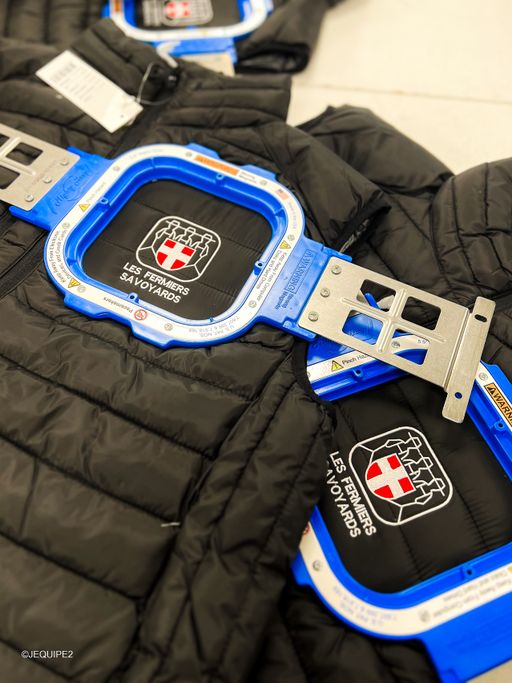 vestes sans manche, brodées pour les fermiers savoyards